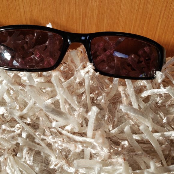 COPY - Burberry Sunglasses - Picture 5 of 9